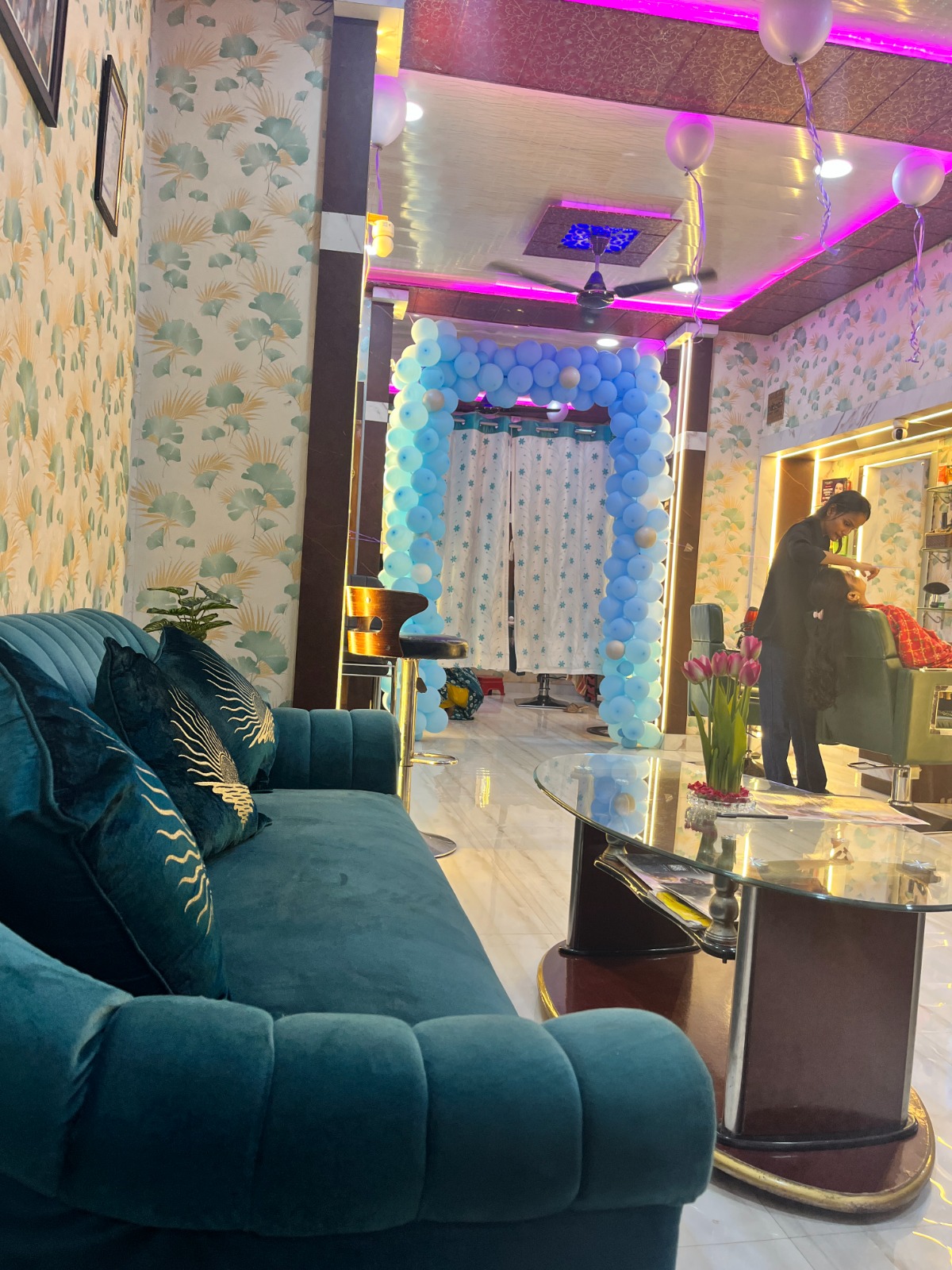 Parlour VIP Waiting Lounge & Makeover Station